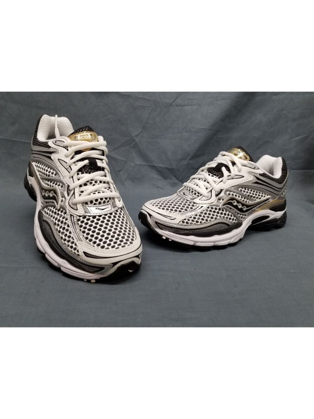 Saucony ProGrid Omni 9 Silver Gold Women's Size 7.5 New No Box !!